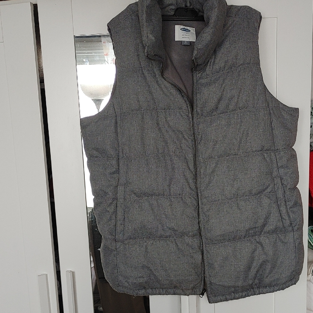 Old Navy Gray Maternity Vest
